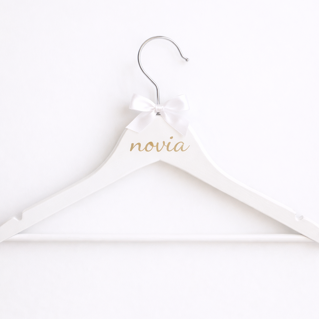 Perchas personalizadas para novios